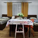Pod Wiekowa Sosna * Zalesie Gorne