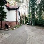 호스텔 Pod Wiekowa Sosna Zalesie Gorne