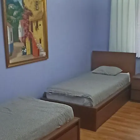 Kwatera prywatna Wiekowa Sosna *