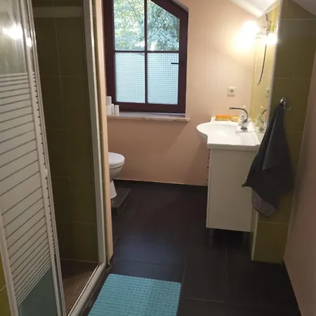 Kwatera prywatna Wiekowa Sosna *