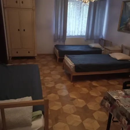 Kwatera prywatna Wiekowa Sosna