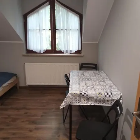 Kwatera prywatna Wiekowa Sosna *