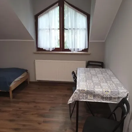 Wiekowa Sosna Kwatera prywatna Zalesie Gorne