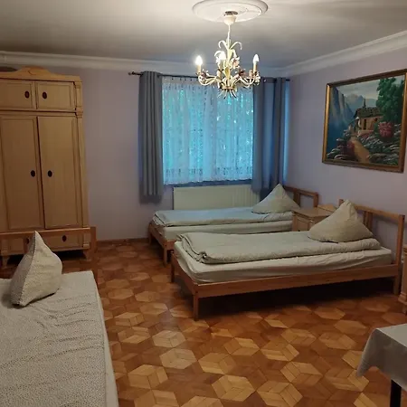 Wiekowa Sosna Kwatera prywatna