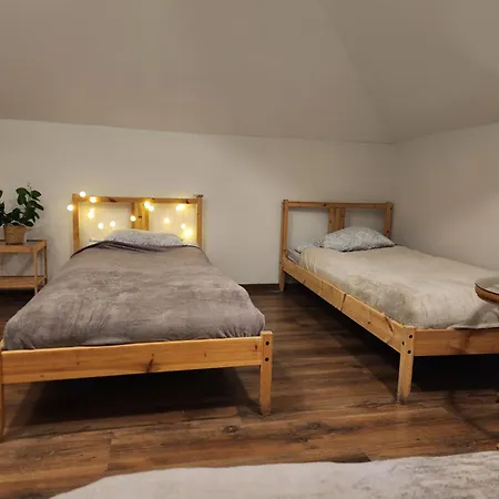 Hostal Pod Wiekowa Sosna *