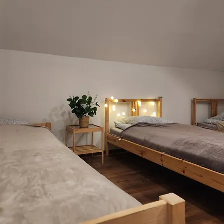 Pod Wiekowa Sosna Hostal *