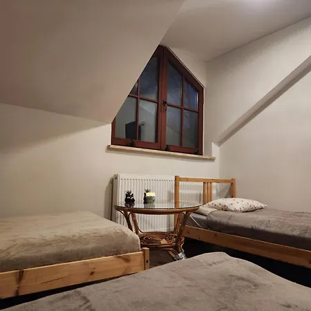 Pod Wiekowa Sosna Hostal *