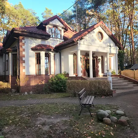 Pod Wiekowa Sosna 호스텔 Zalesie Gorne