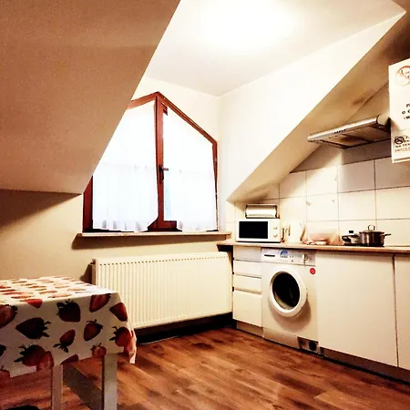 Hostal Pod Wiekowa Sosna *