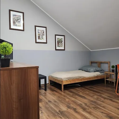 Pod Wiekowa Sosna Hostal *